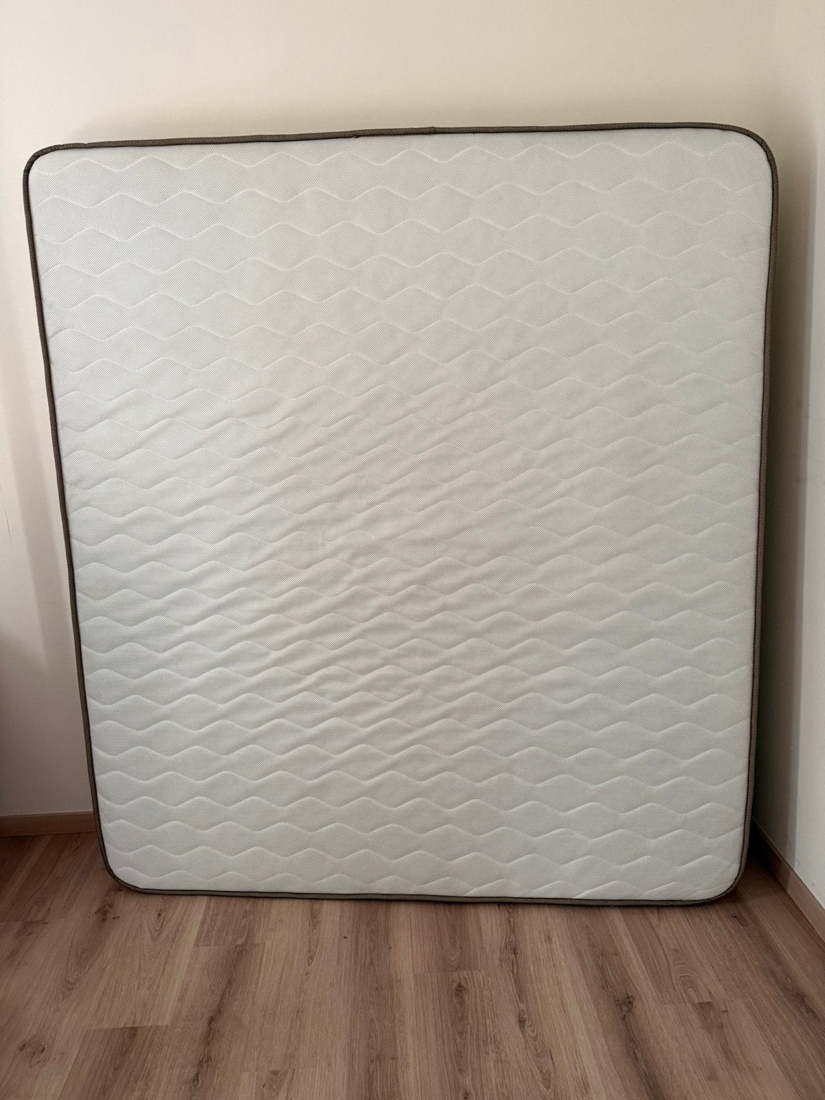 Cashmere 180x200 ( 22Cm ), Huis en Inrichting, Ophalen, Zo goed als nieuw