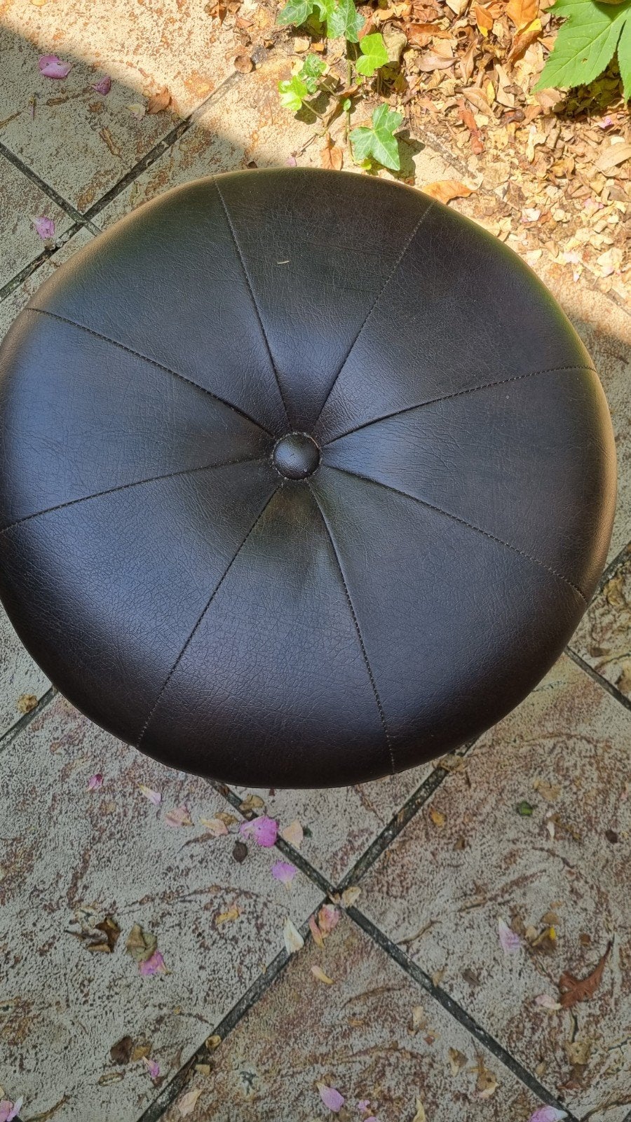 Poufs, Enlèvement