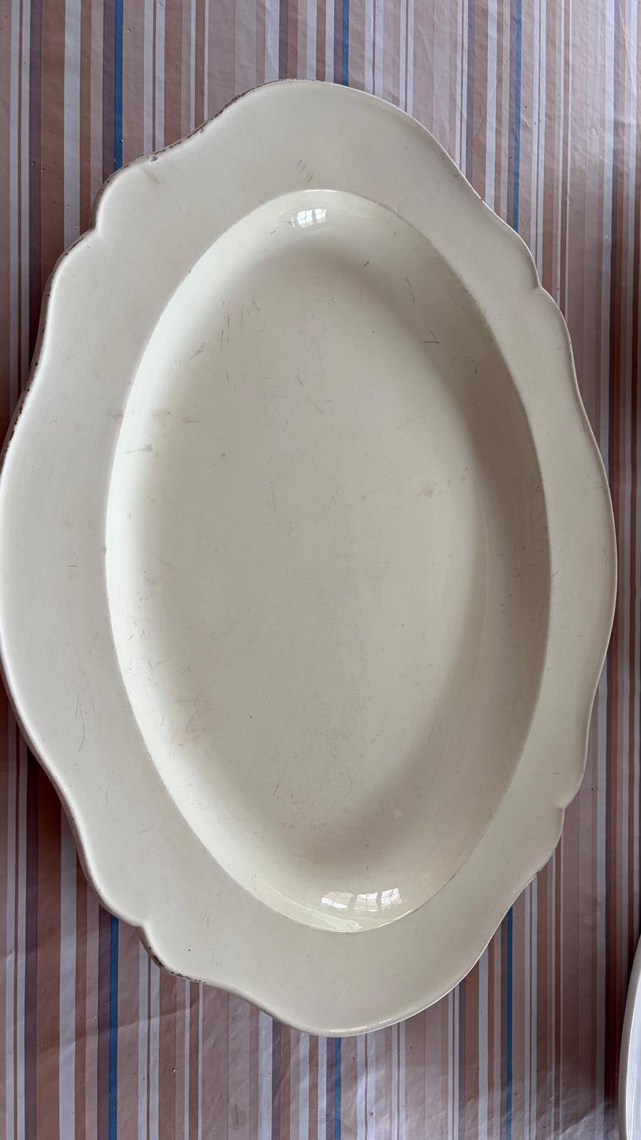 3 grandes assiettes de service Wedgwood, ovales et rondes, Enlèvement