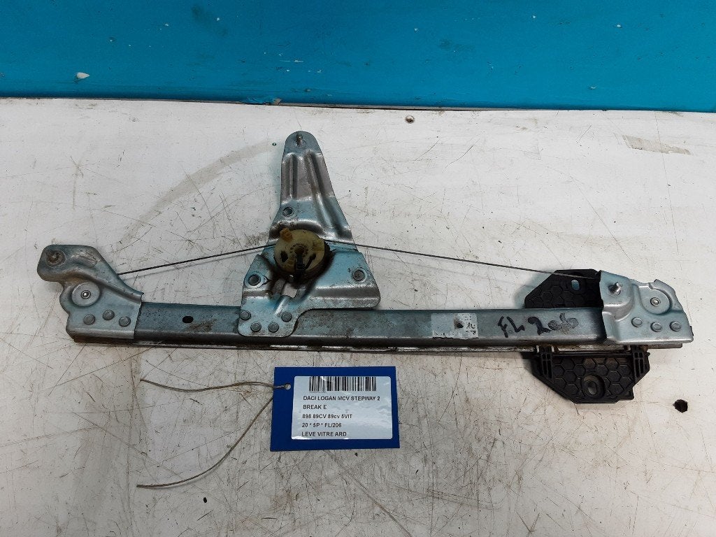 MECANISME VITRE ARRIÈRE DROIT Dacia, Dacia, Renault Deutschland AG, Utilisé, Peter-Huppertz-Straße 5
51063  Köln, DE