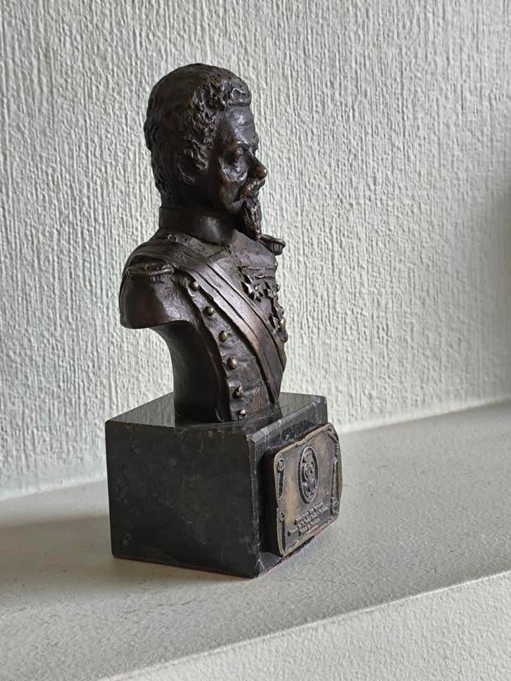 Borstbeeldje op marmeren sokkel, Antiek en Kunst, Ophalen of Verzenden, Brons