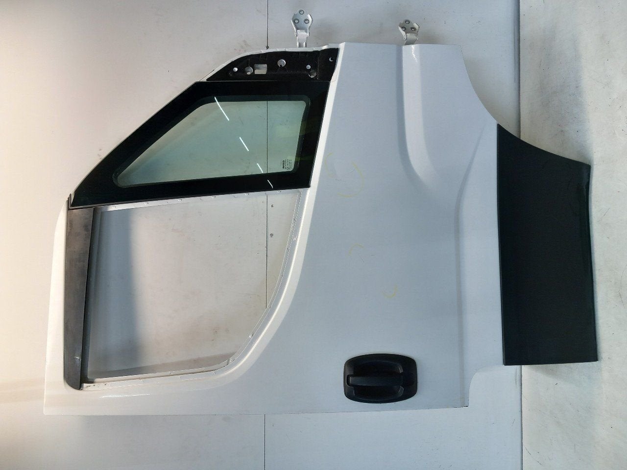 Portier rechts voor Iveco New Daily, Onderdelen@venauto.nl, Van der Ven Autorecycling B.V., Gebruikt, Ettenseweg 76, 4706 PB Roosendaal, The Netherlands