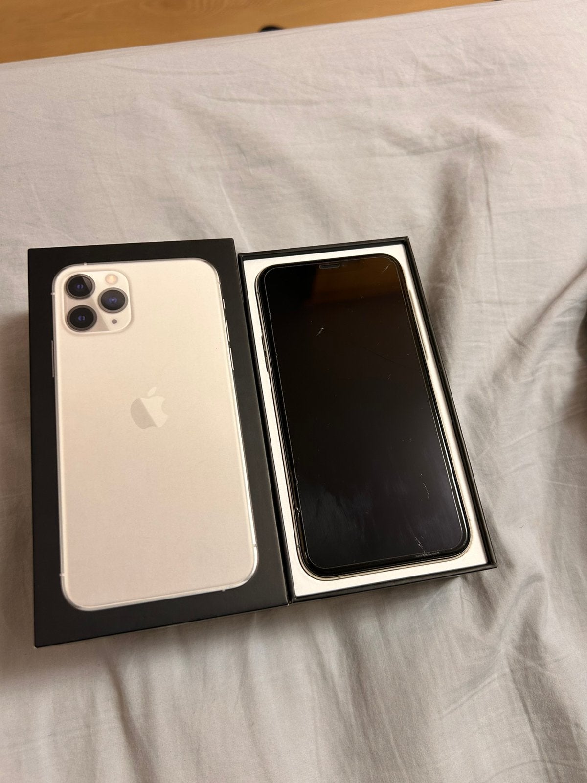 Apple iPhone 11 Pro - 256 Go - blanc, Télécoms, 256 GB, 73 %, IPhone 11, Enlèvement