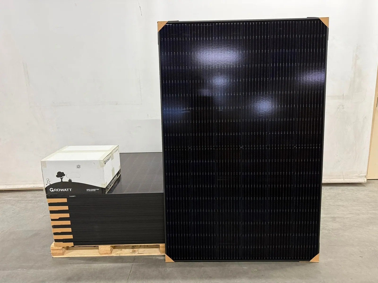 14 Longi zonnepanelen (410 Wp) full black Growat omvorer 5kw, Ophalen, Nieuw, Paneel