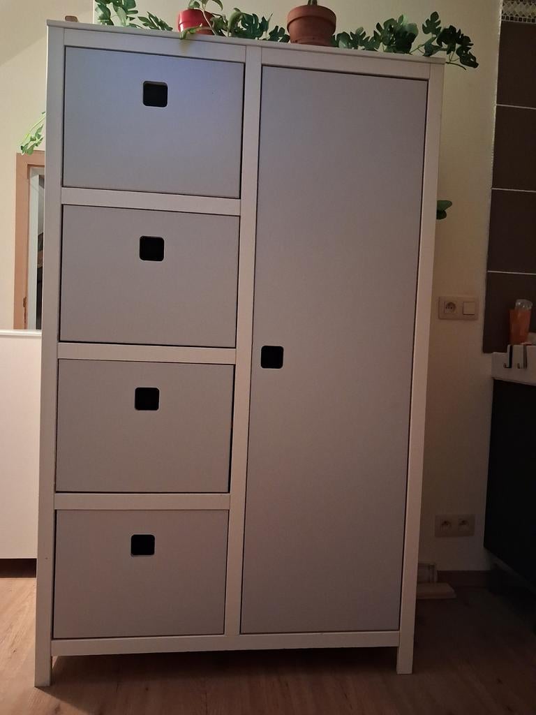 Mooie stevige kasten voor kinder kamer te koop, Ophalen