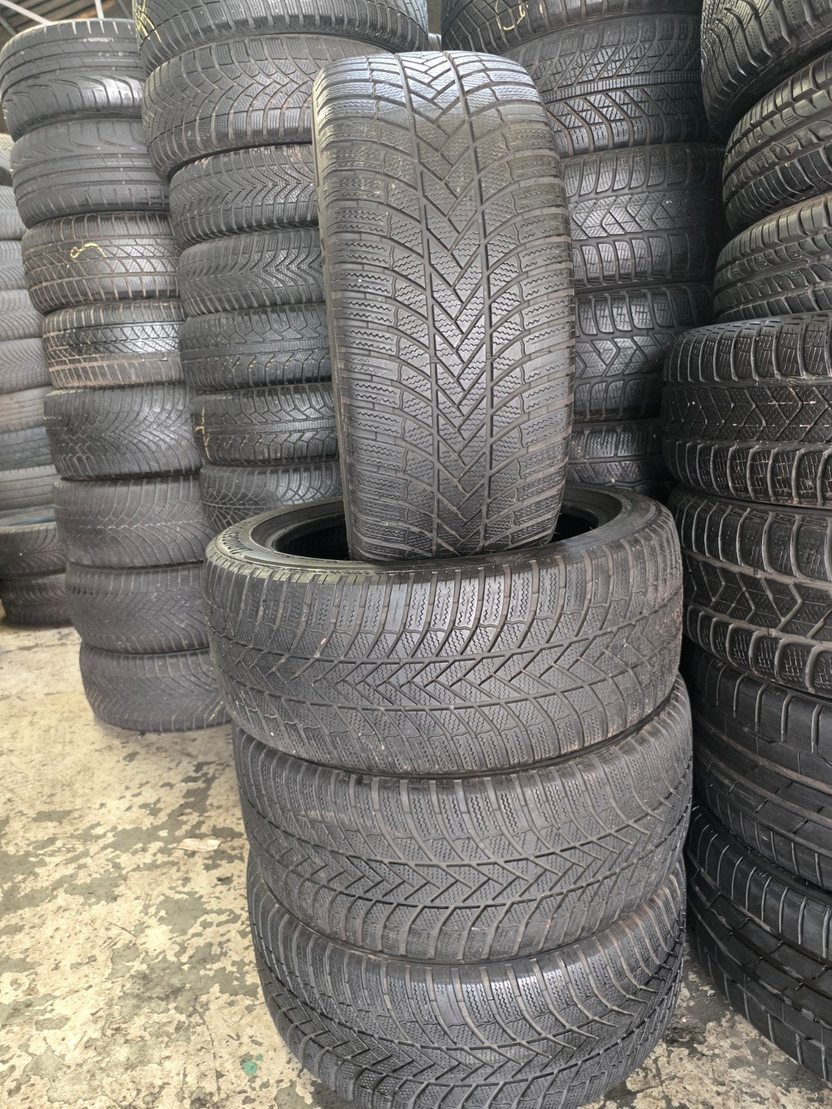 245 45 18 Bridgestone avec montage et équilibrage, Enlèvement