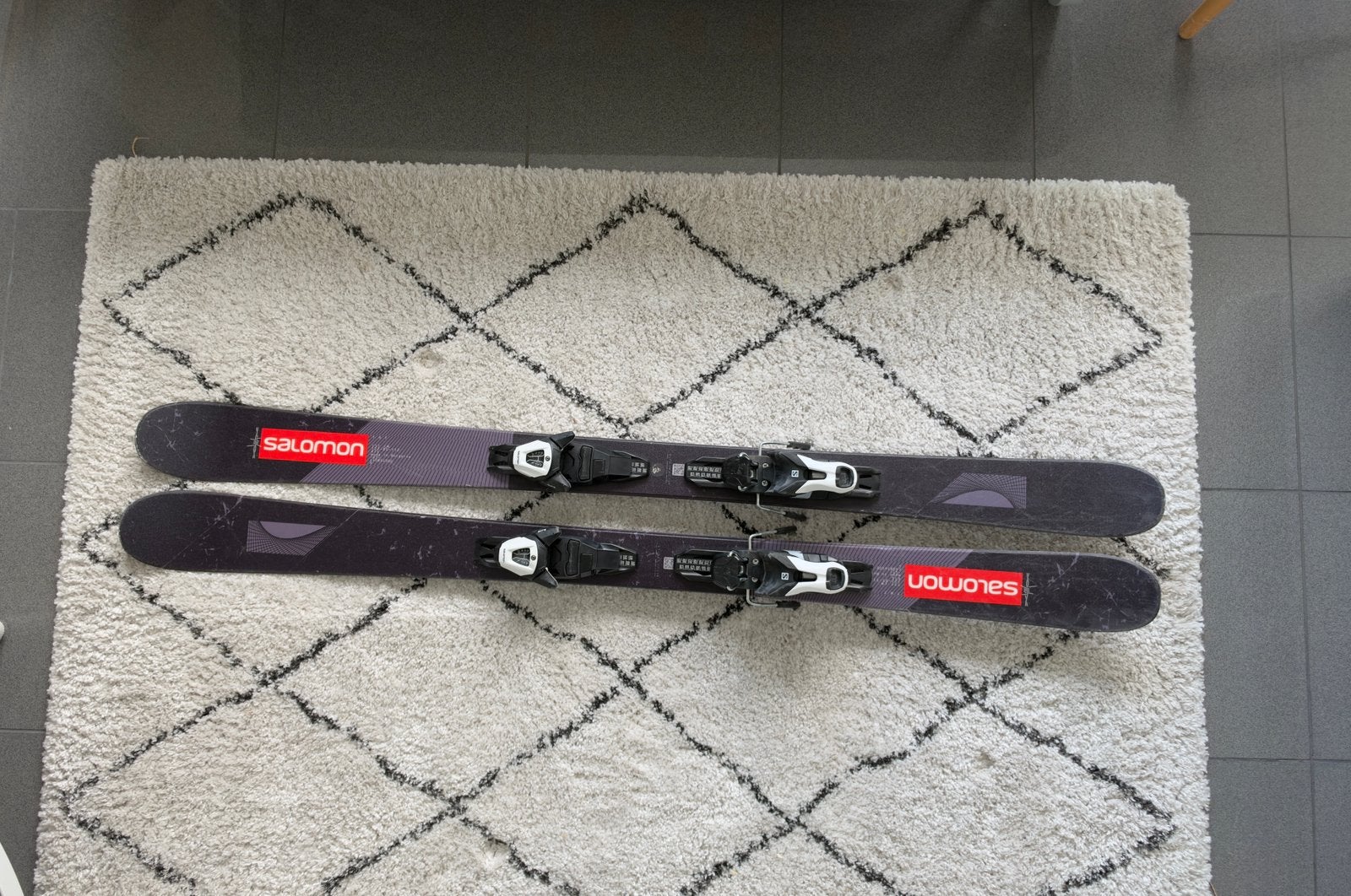 Skis freestyle Salomon TNT 151 cm avec fixations, Enlèvement ou Envoi, Skis, Salomon, 140 à 160 cm