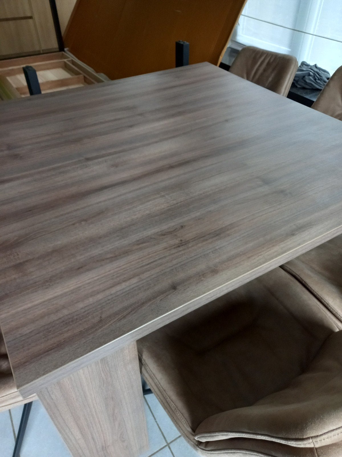 tafel vierkant, Enlèvement