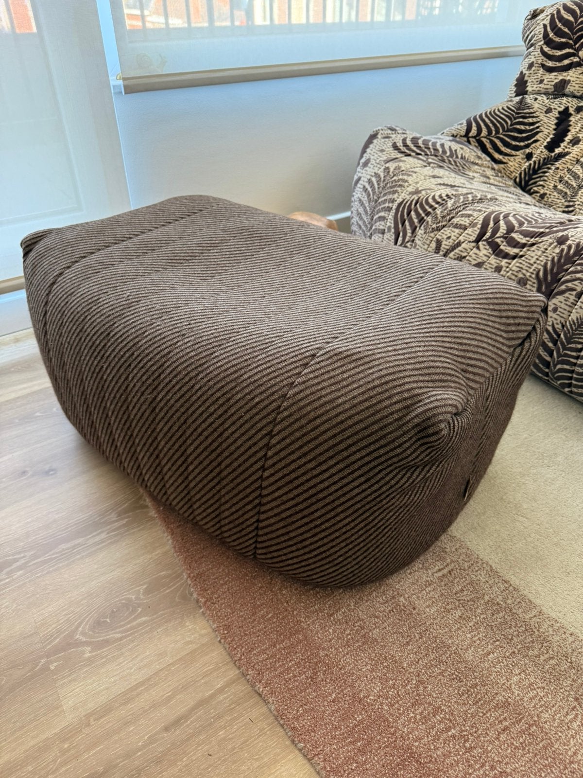 Ligne Roset Aralia Ottoman wol vintage, Ophalen, Zo goed als nieuw