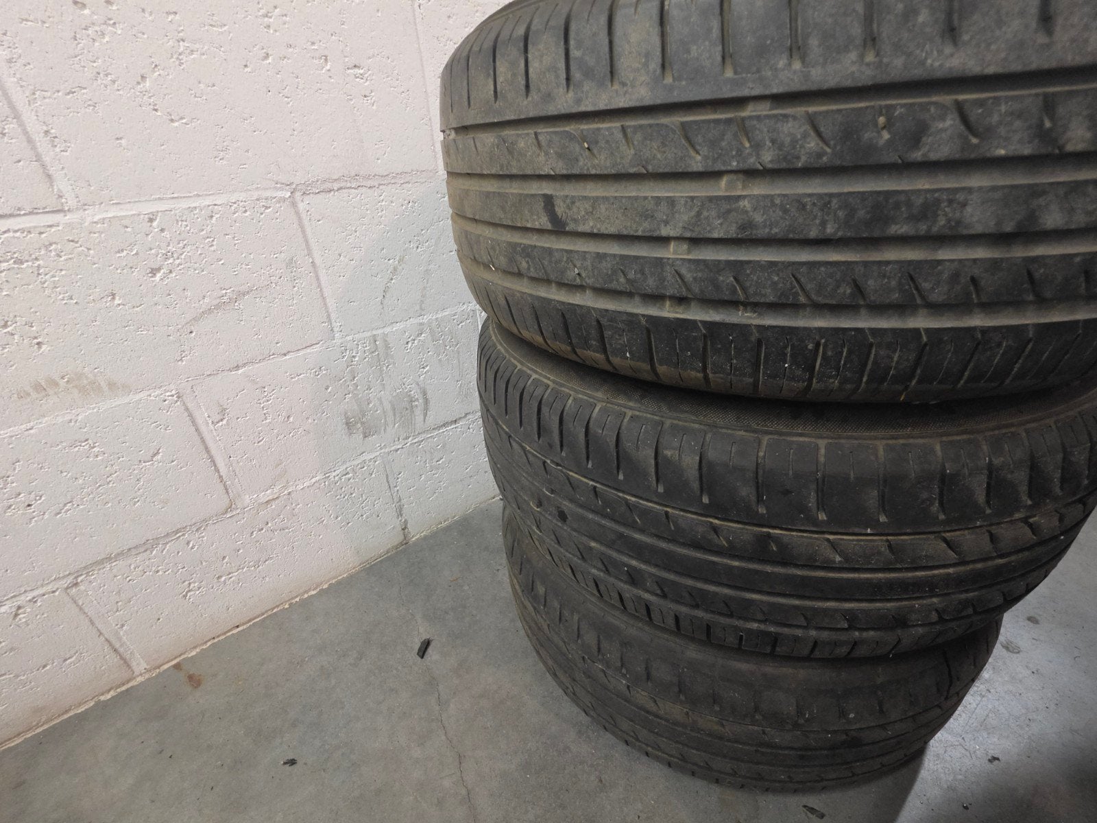 4 roues en aluminium avec 3 pneus, Auto-onderdelen, Banden en Velgen, Ophalen, Gebruikt, Band(en), Zomerbanden