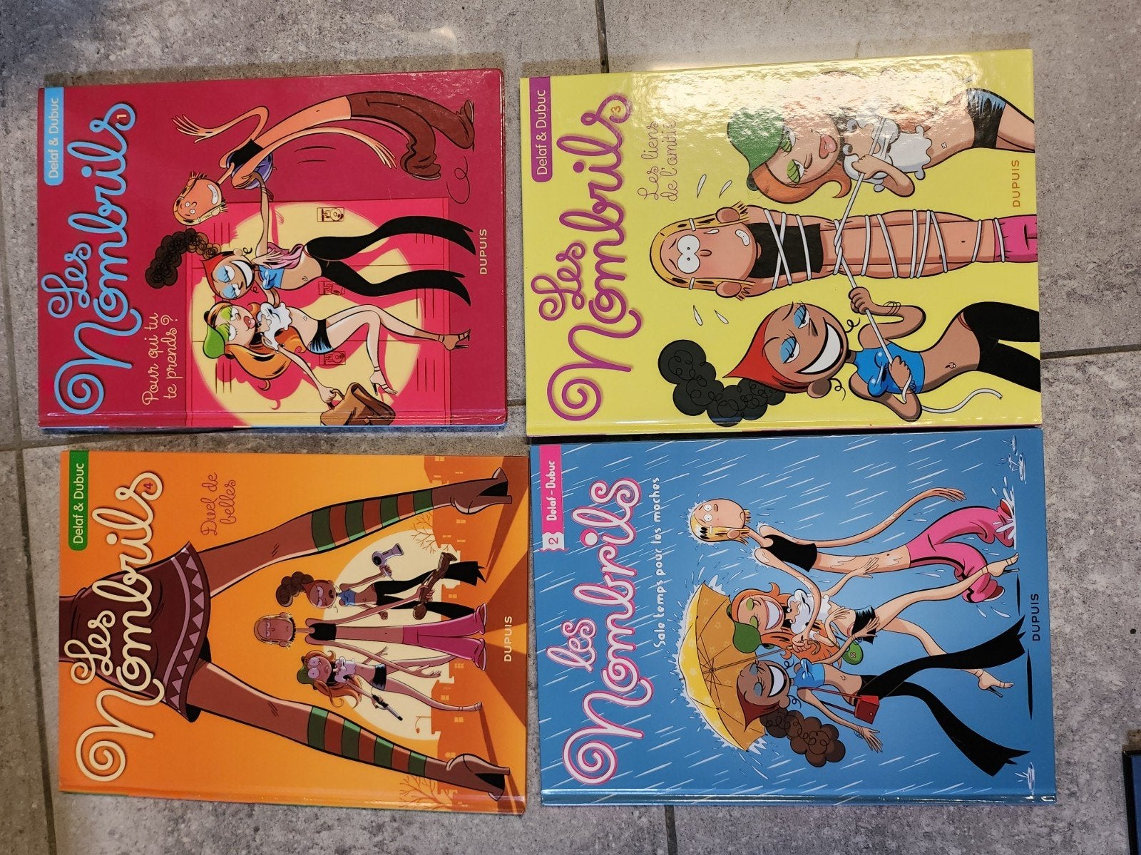 4 bandes dessinées les nombrils, Livres, Enlèvement ou Envoi