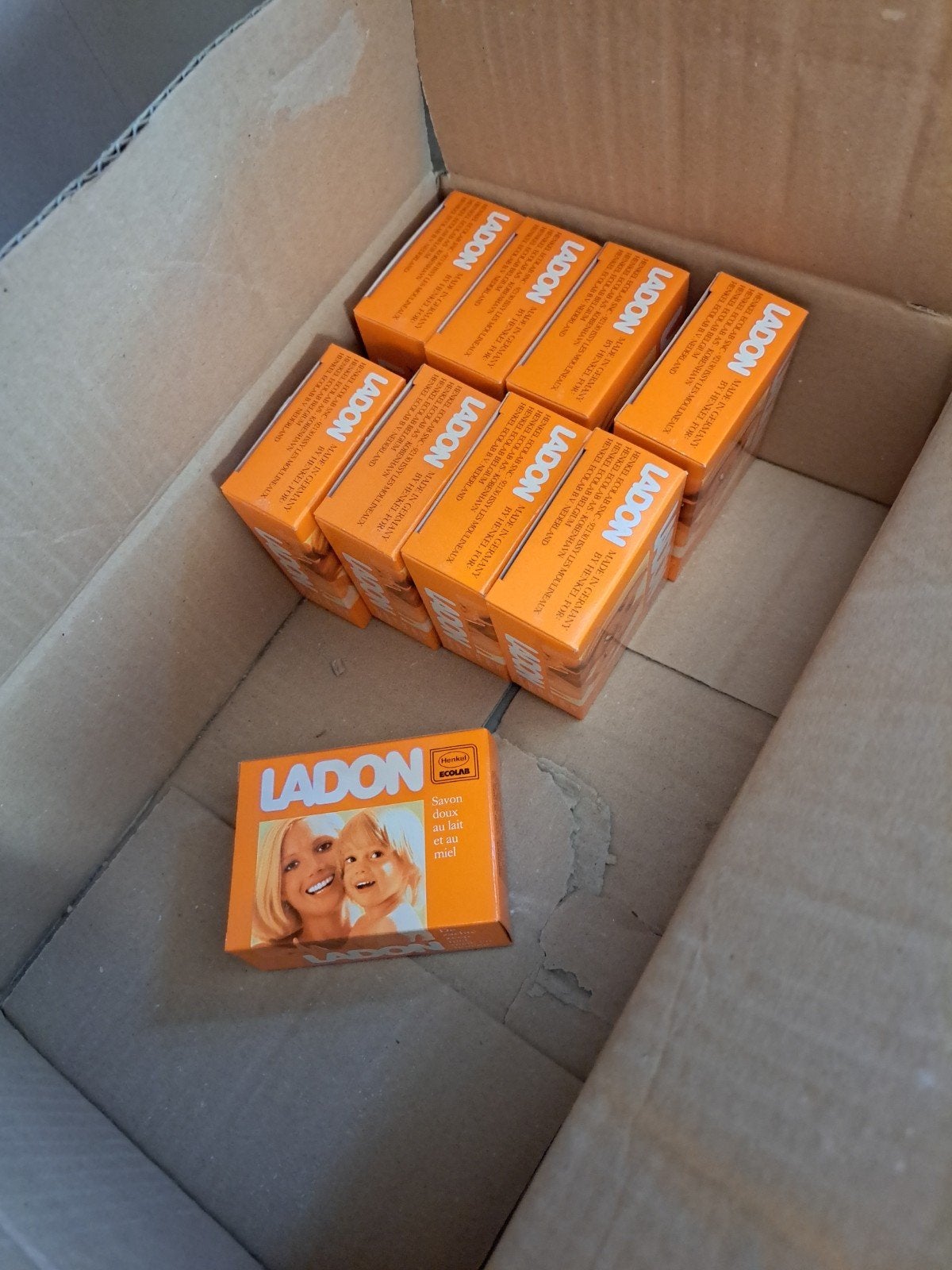 lot de 9 savons vintage mais en parfait état, Enlèvement ou Envoi