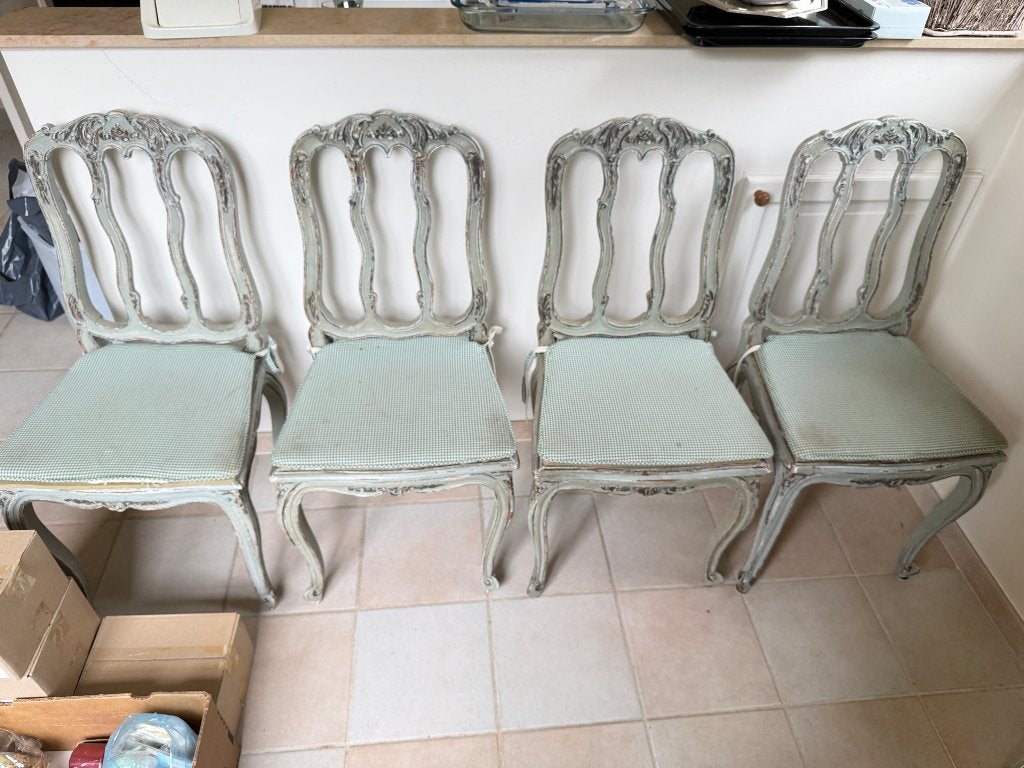 Ensemble de 4 chaises anciennes, Enlèvement
