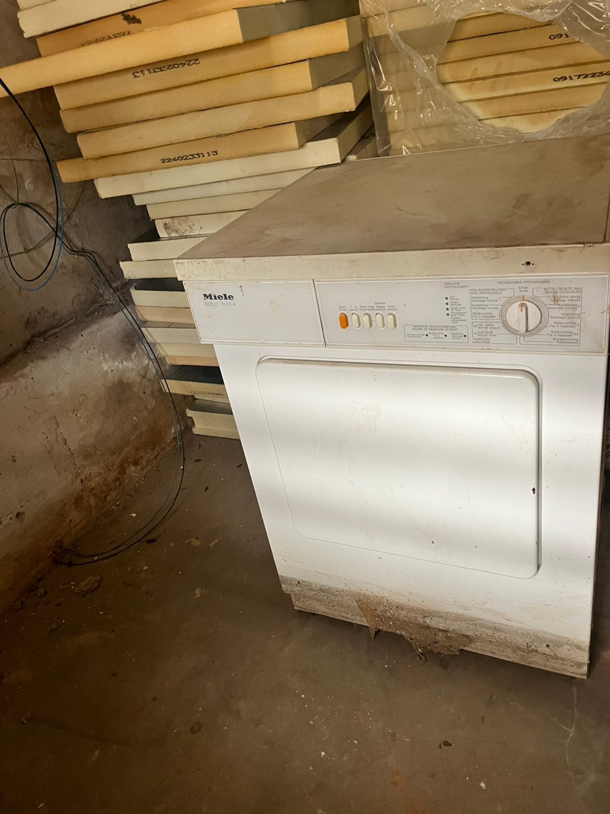 Machine a lave est seche linge a donner, Enlèvement, Comme neuf