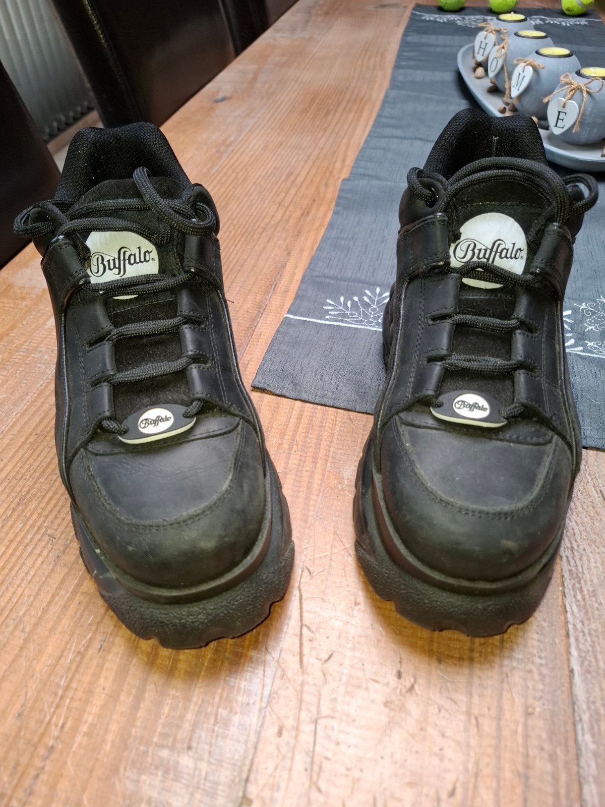 schoenen Buffalo, Ophalen, Zo goed als nieuw
