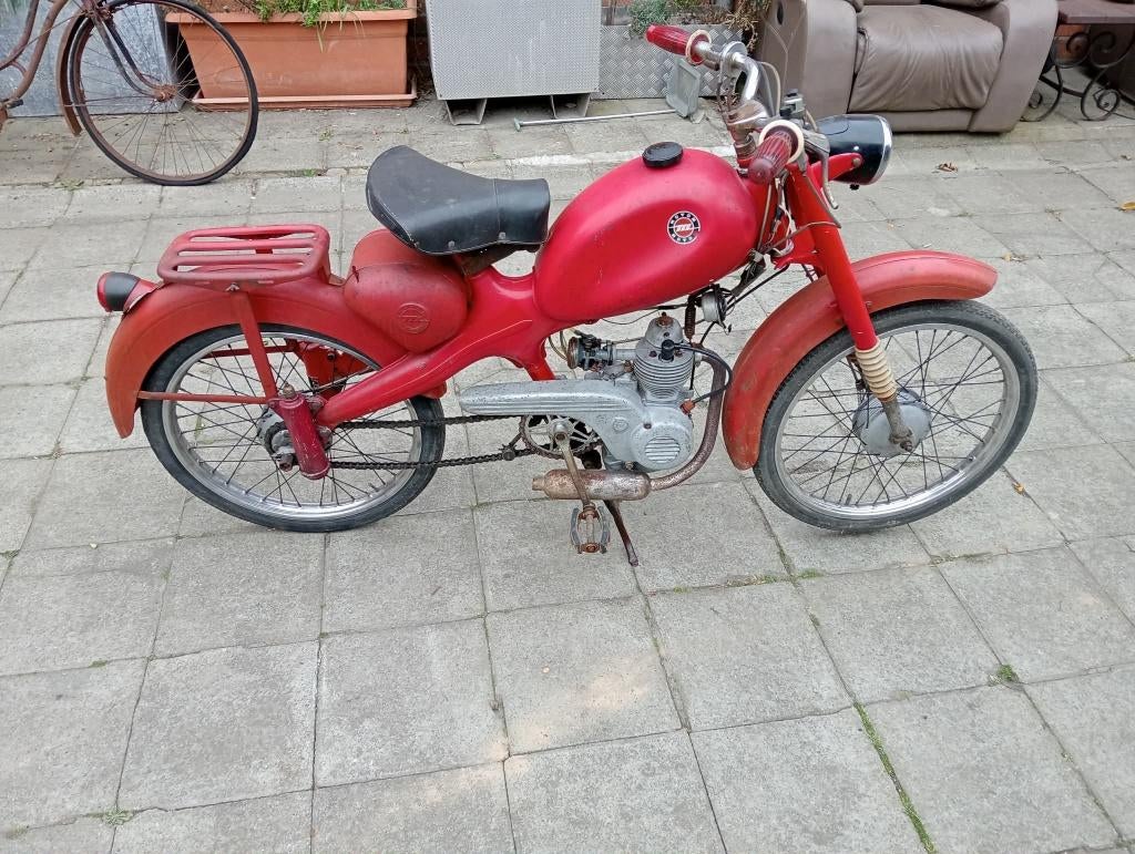 Motom, Sport