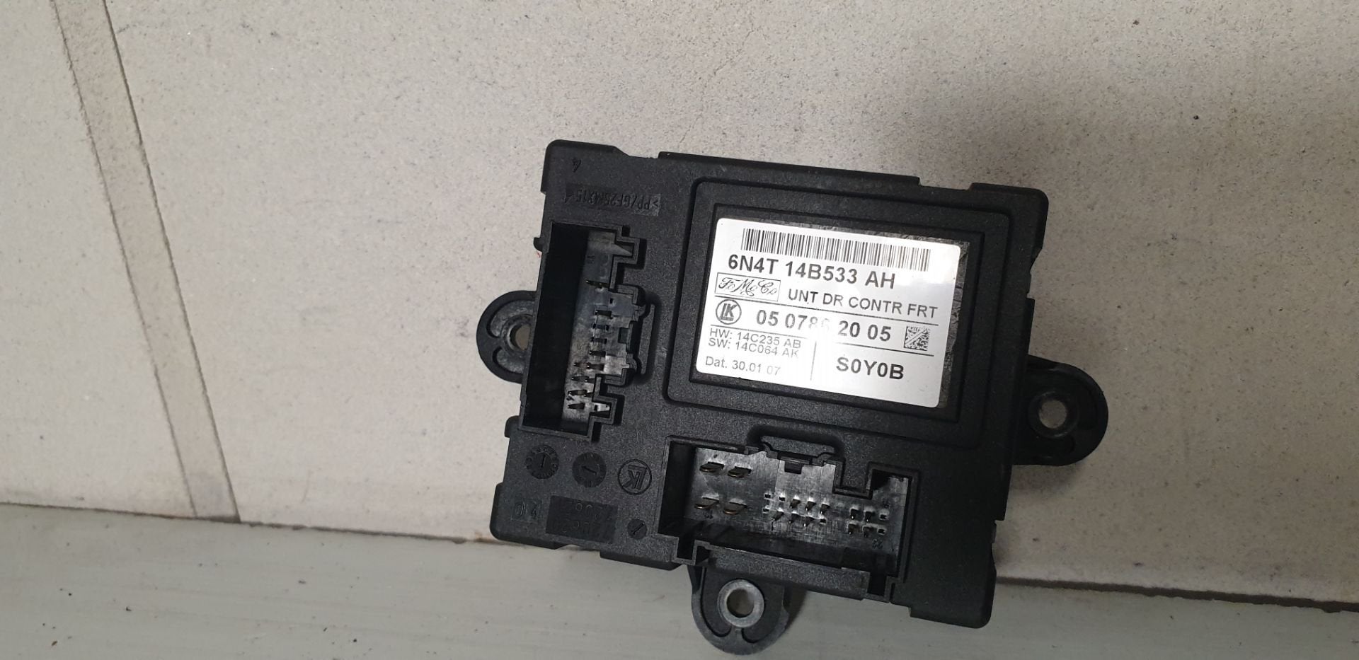 Module de porte Ford Focus II C+C links 6N4T14B533AH verroui, Info@ford.com, Ford Motor Company, American Road 1
48126  Dearborn