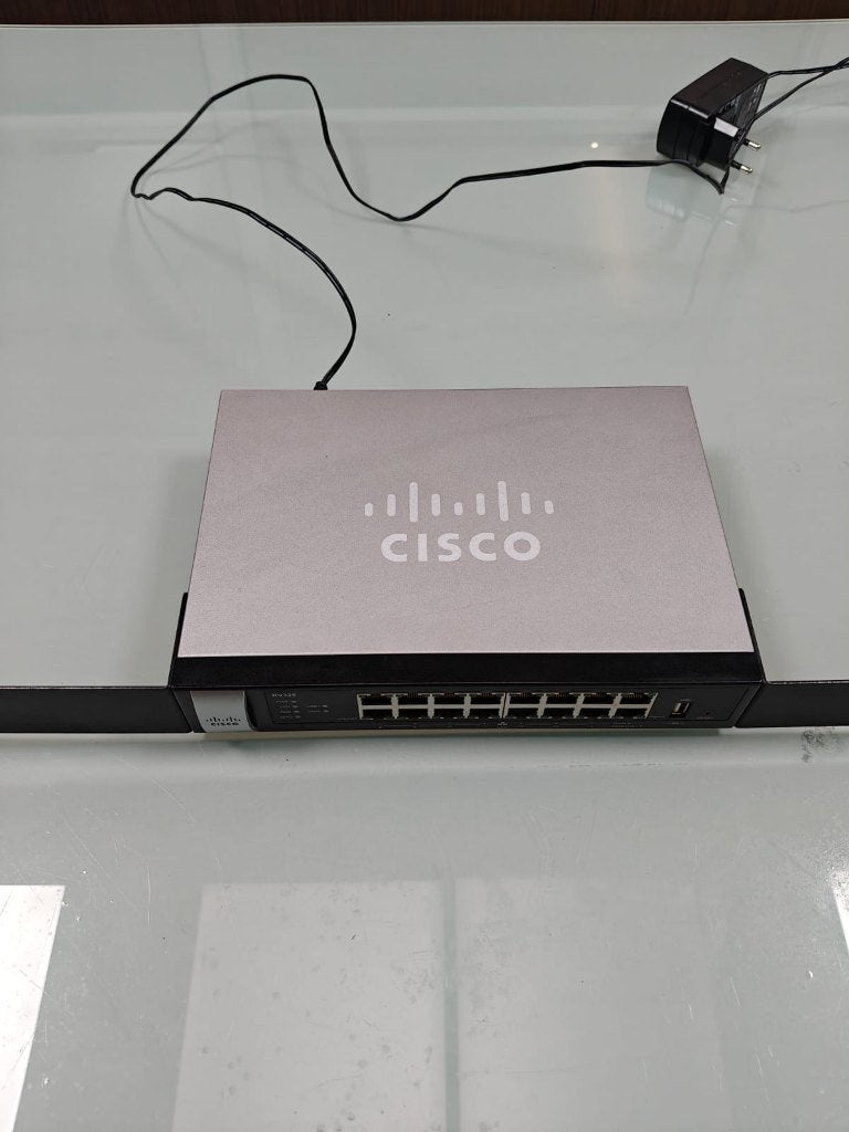 Cisco  rv325 router, Computers en Software, Ophalen of Verzenden, Gebruikt, Router, Cisco