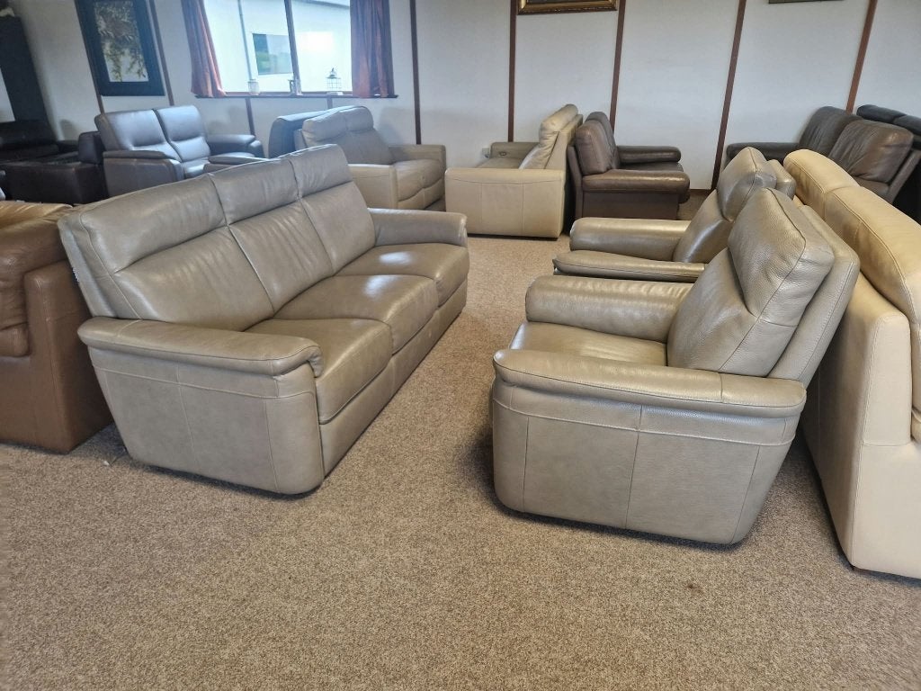 TAUPE BUFFELLEDEREN SALON CHATEAU D AX, Ophalen, Gebruikt, Leer