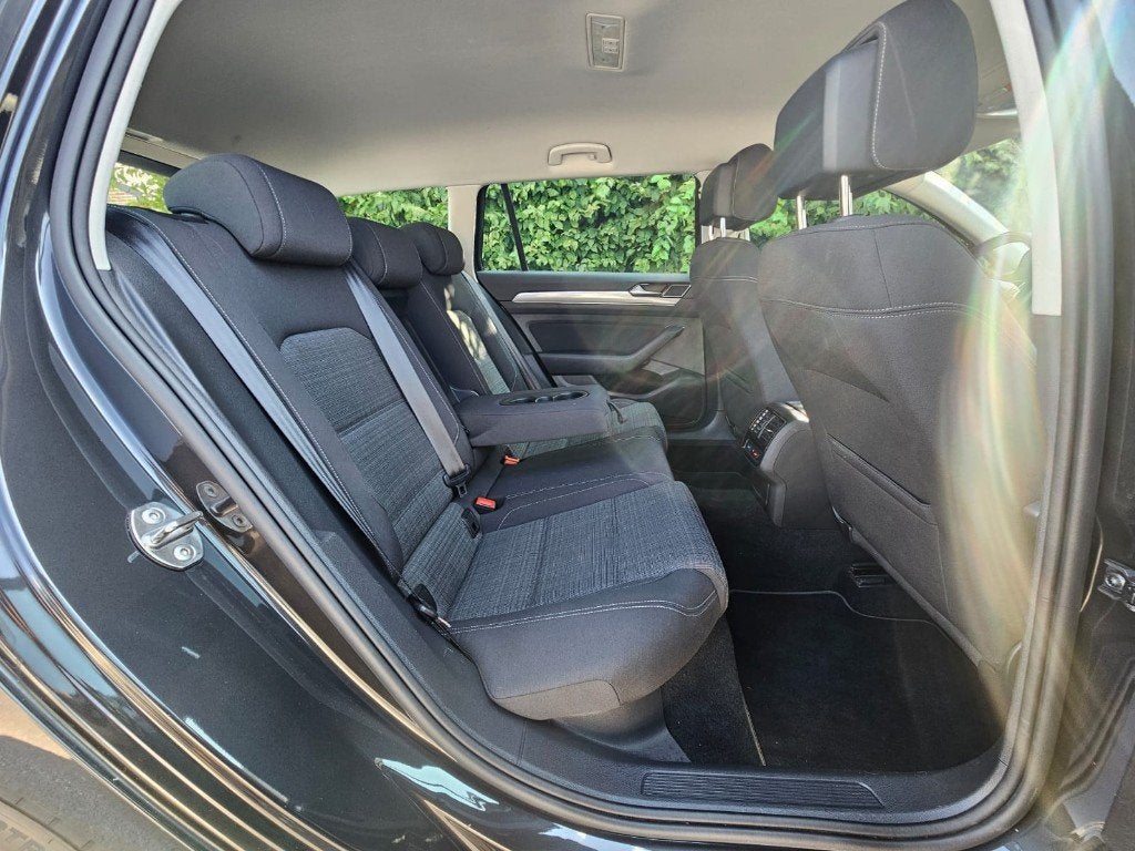 Volkswagen Passat 1.6 diesel STYLE | 19 POUCES | ATTELAGE, Autos, Volkswagen, Argent ou Gris, Euro 6, Entreprise, Entretenue par le concessionnaire