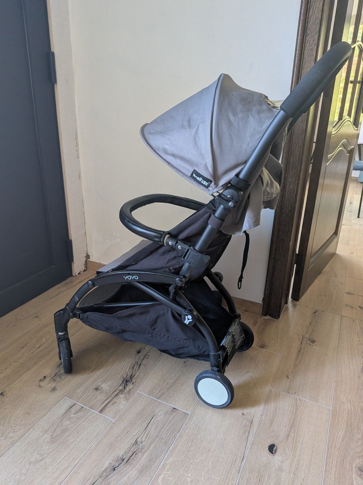 Babyzen Yoyo2 + voetenplankje + extra zonnekap + armleuning, Ophalen, Regenhoes