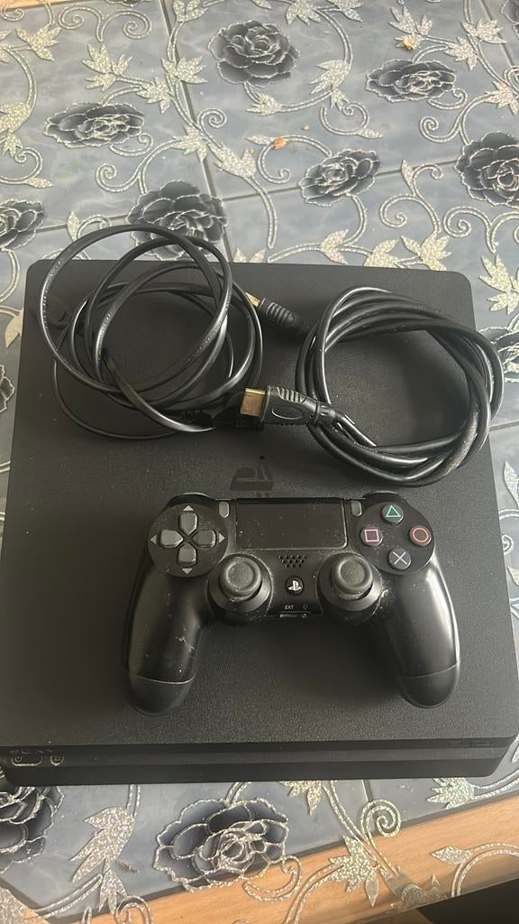 Ps4 Slim, Consoles de jeu & Jeux vidéo, Avec disque dur, Avec 1 manette, Enlèvement, Utilisé