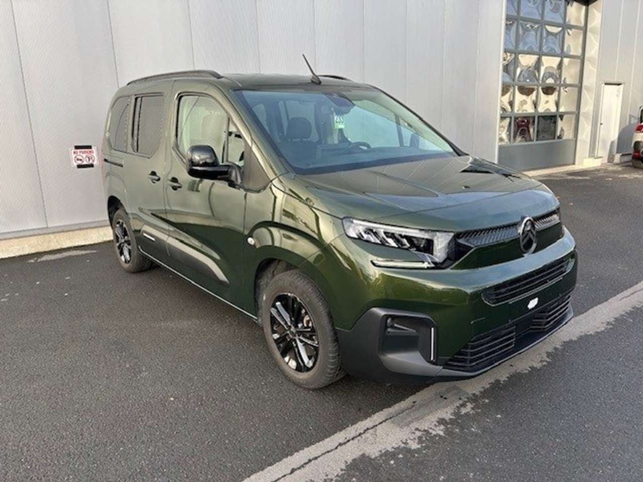 Citroen Berlingo 1.2 Benzine 110pk PLUS, Auto's, 0 kg, https://public.car-pass.be/vhr/736d7e0f-67c6-4aee-b621-cd8388bf64d8, 1199 cc