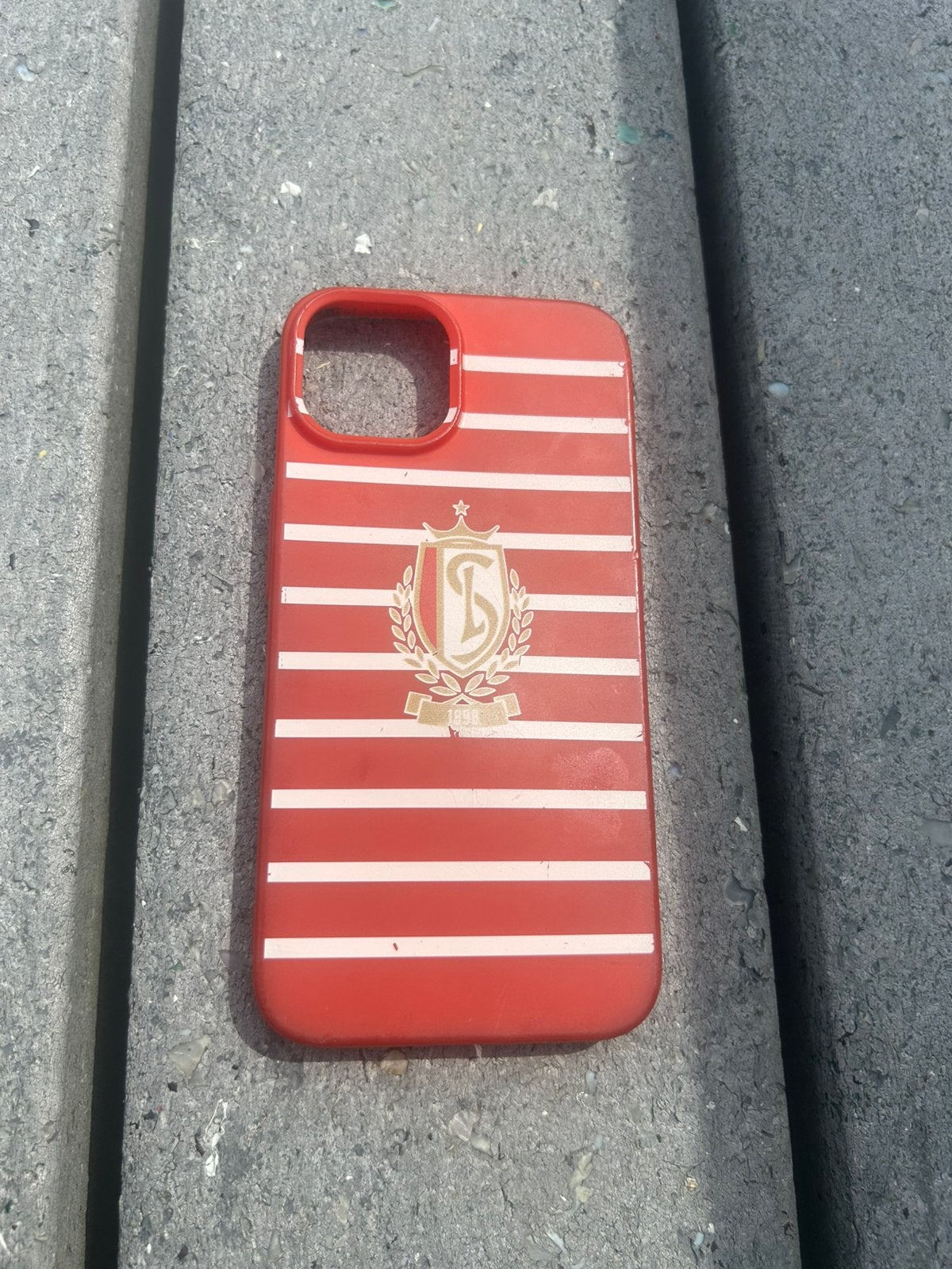 Coque iPhone 14 Standard de Liège, Enlèvement, Utilisé, IPhone 14, Rouge
