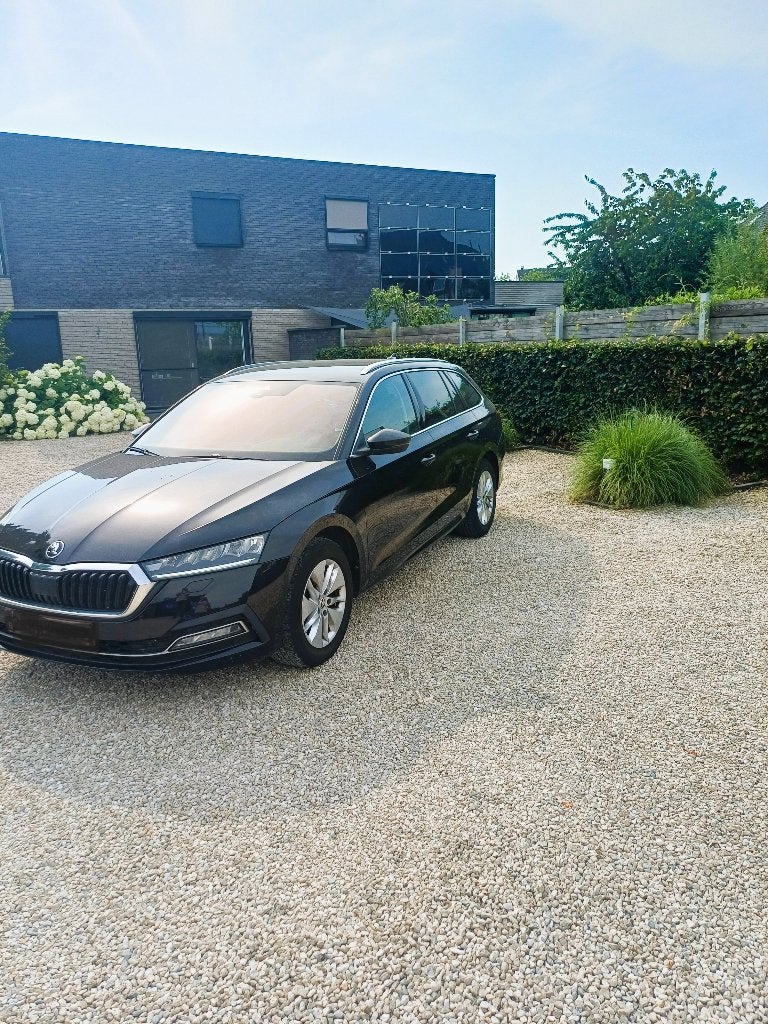 Skoda Octavia 66.000Km uit 2022  Te Koop, Autos, Skoda, Achat, Euro 6, Entretenue par le concessionnaire, Capteur de lumière