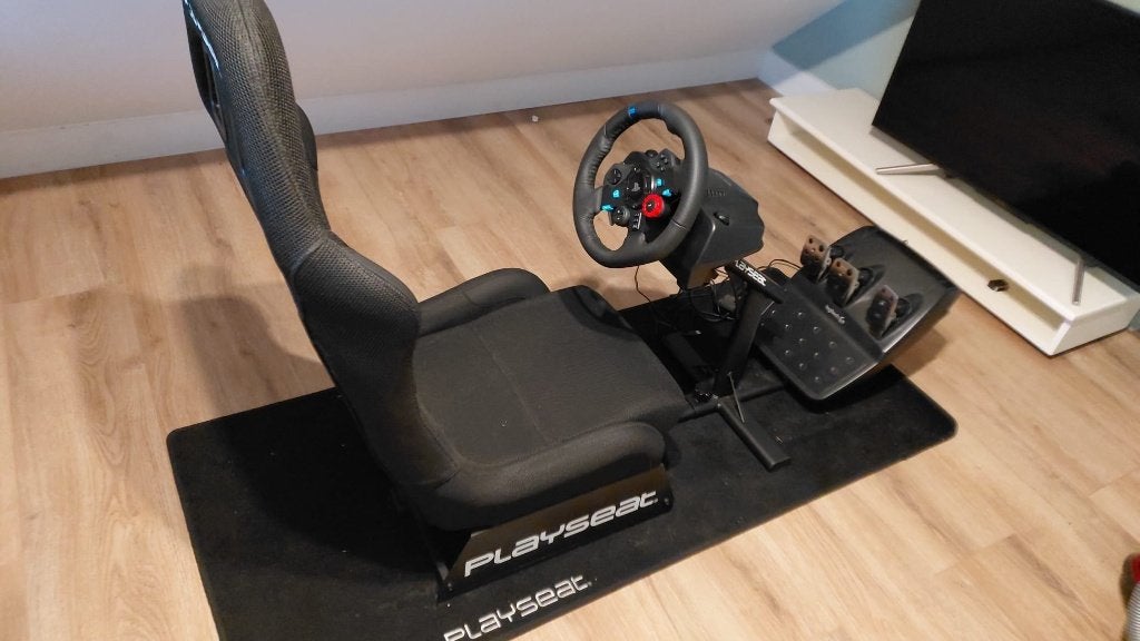 Logitec racing wheel en playseat, Enlèvement, Comme neuf, Logitech