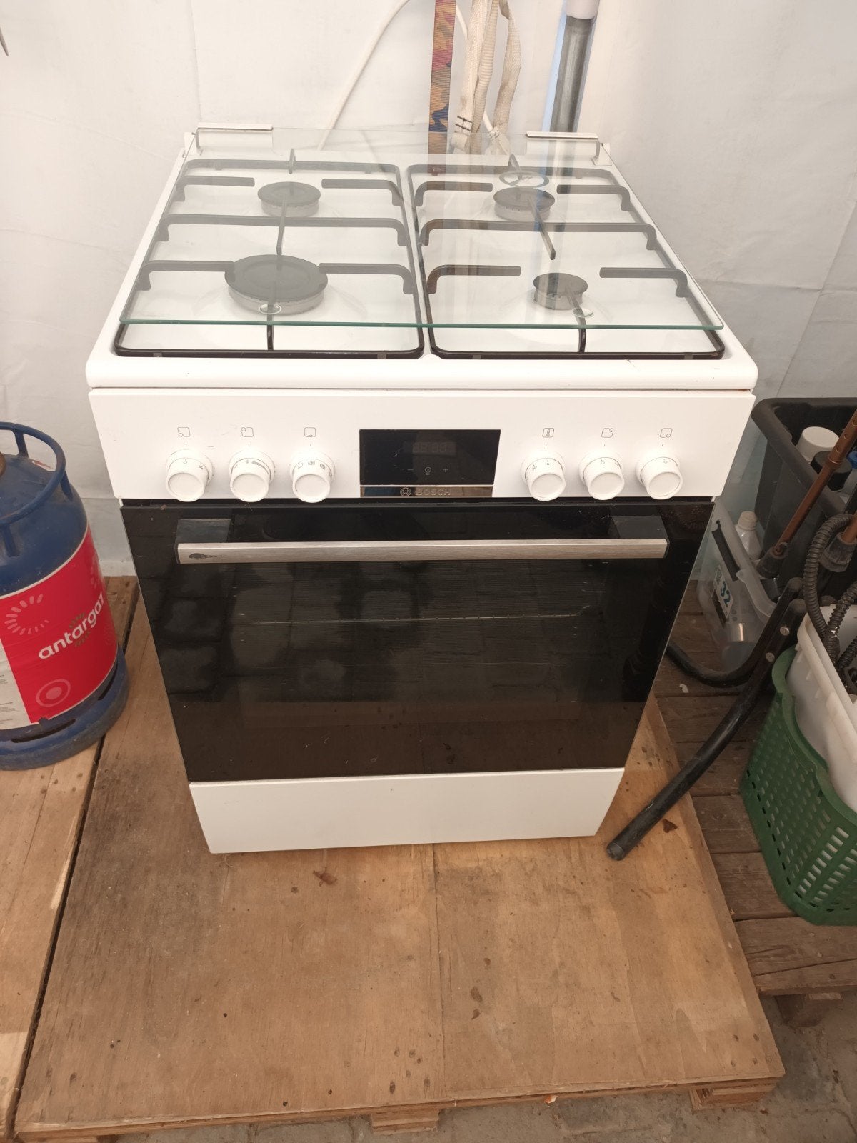 Gasfornuis  Bosch met elektrische oven, butaan/propaan., Ophalen