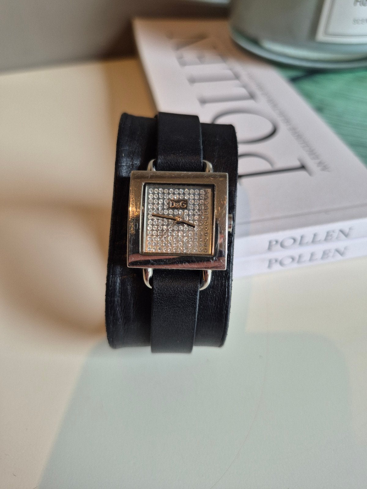 Dolce Gabbana horloge met mouwen van leer, staal en strass, Leer, Staal, Polshorloge, Ophalen of Verzenden