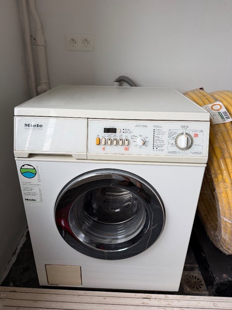 Miele Novotronic W921 wasmachine - 5 kg, 1600 tpm, Elektronische apparatuur, Ophalen, 1200 tot 1600 toeren, Gebruikt, 4 tot 6 kg