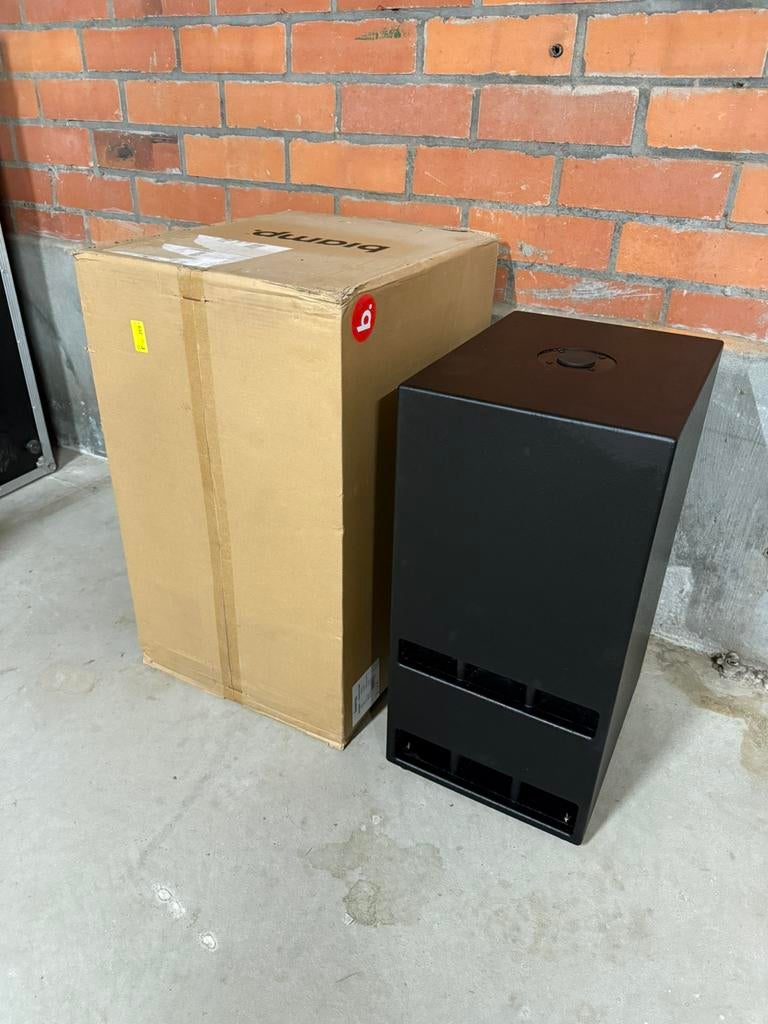 Biamp / Apart SUB2400 – Demo - 1 stuk beschikbaar!, Audio, Tv en Foto, Luidsprekerboxen, Zo goed als nieuw, Subwoofer, Ophalen