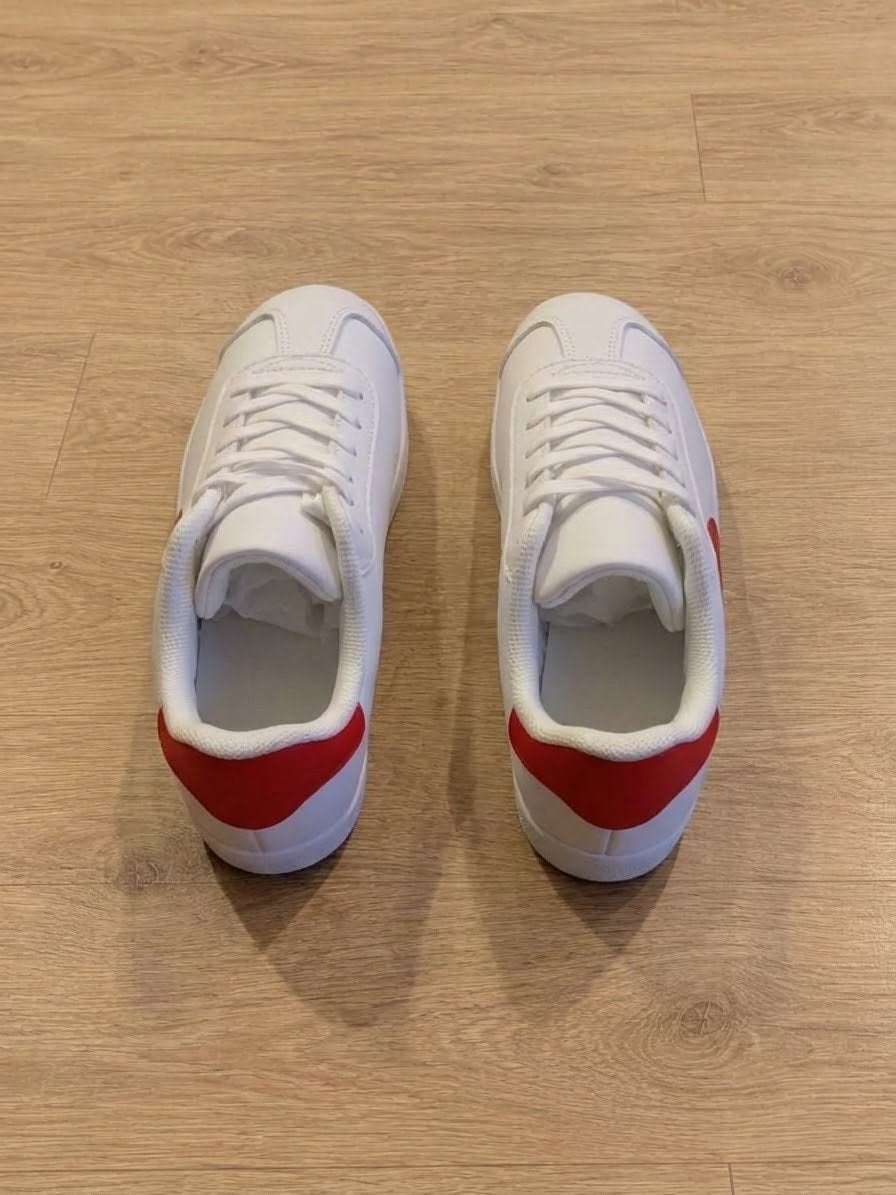 Witte sneakers met rode details – Maat 39 Nieuw!, Ophalen, Schoenen