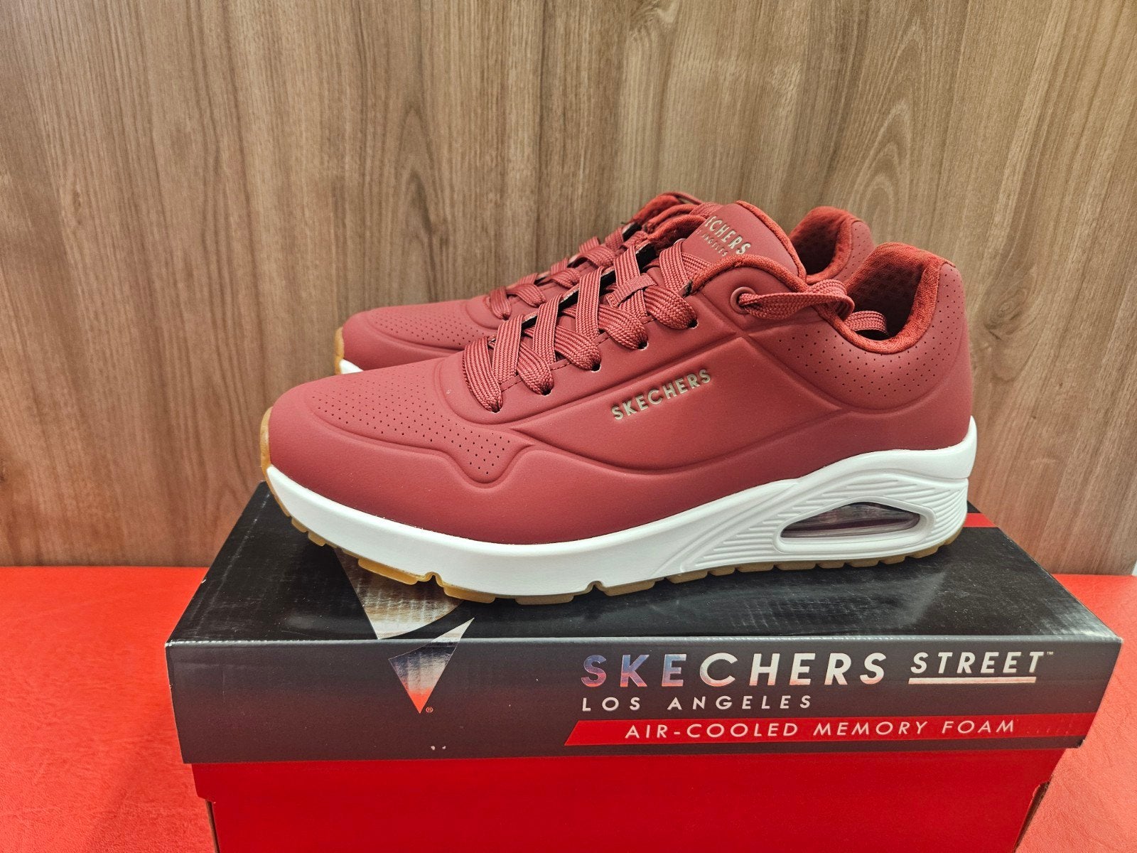 Skechers, Enlèvement