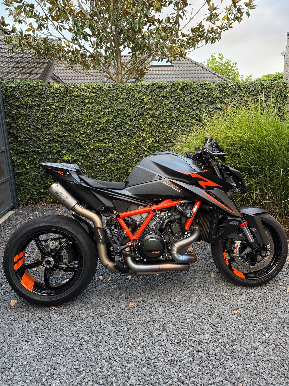 KTM Superduke 1390R - 2025 - 6050km - Tech Pack, 2 cilinders, Occasion, Traction Control, Motorrijbewijs A