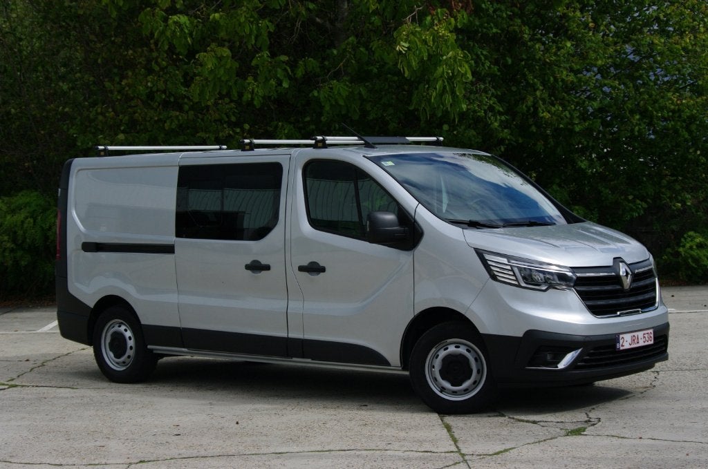 Renault Trafic 2.0dCi 150 pk dubbel cabine 6 plaatsen, Auto's, Voorwielaandrijving, Stof, 4 cilinders, USB