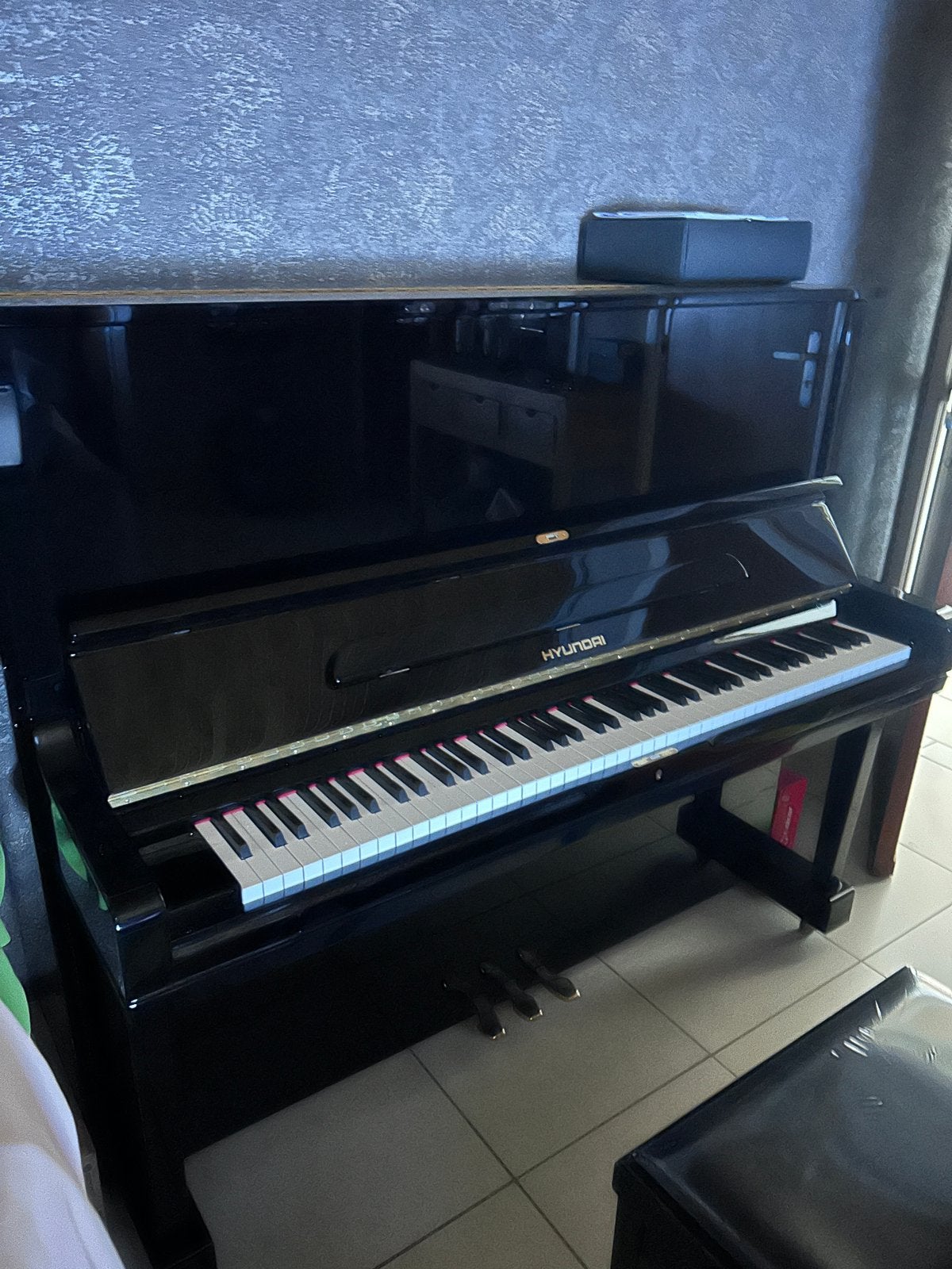 Hyundai U-837, Ophalen, Zwart, Zo goed als nieuw, Piano