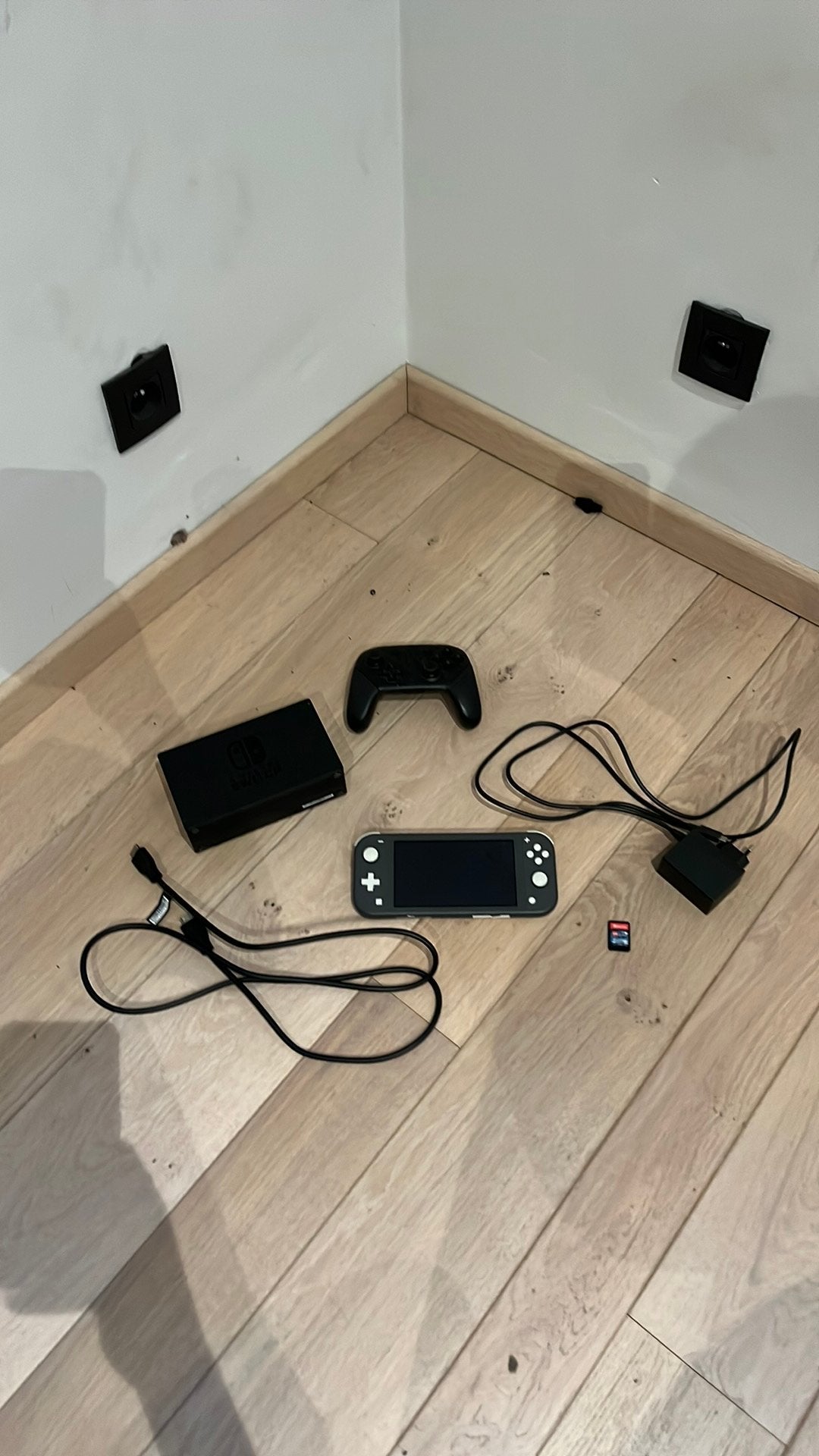 Nintendo switch kastje hdmi controller oplader en 1 game, Zo goed als nieuw