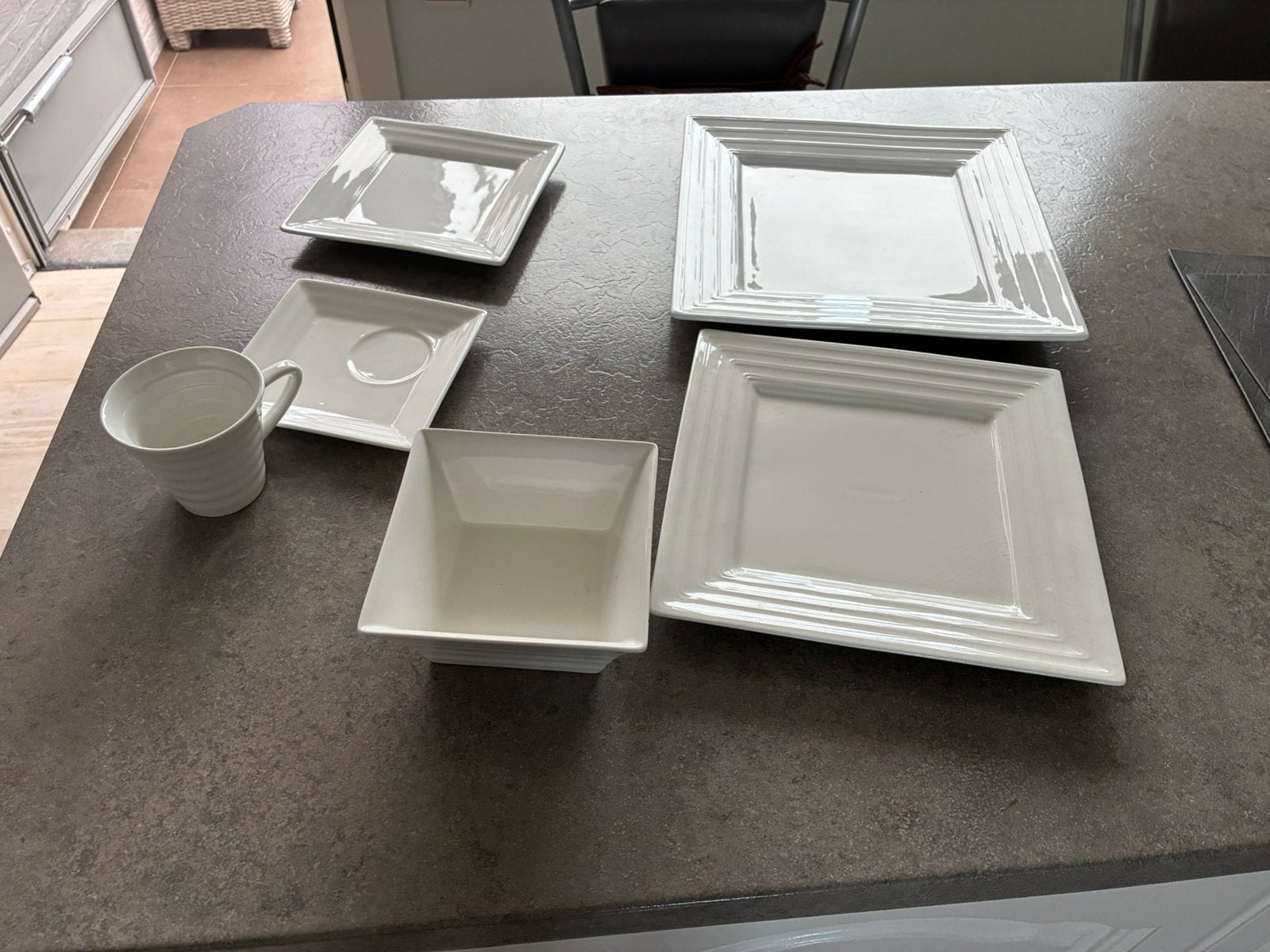 Eet en koffieservies, Huis en Inrichting, Ophalen, Gebruikt, Wit