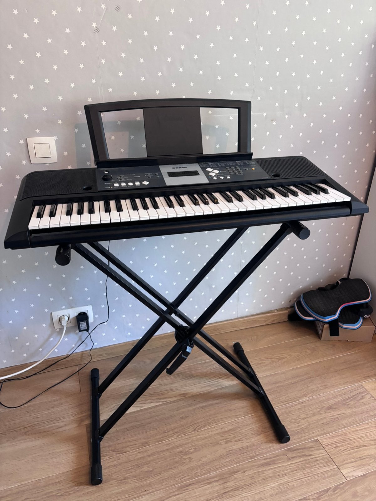 Clavier Yamaha YPT-230 + pied réglable – Excellent état, Musique & Instruments, Claviers, Enlèvement, Comme neuf, 61 touches, Yamaha