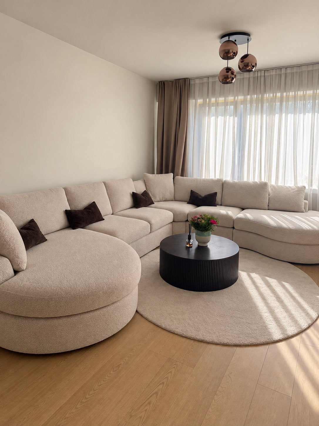 Luxe beige teddy hoekbank met ronde vormen, Ophalen, Zo goed als nieuw, Stof