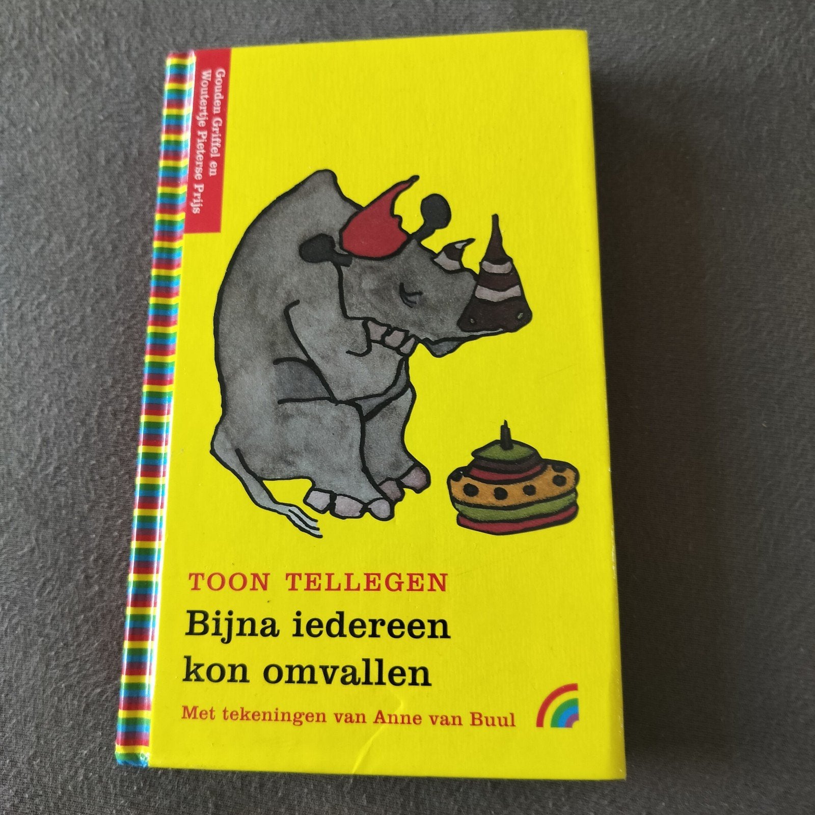Toon Tellegen - Bijna iedereen kon omvallen, Boeken, Ophalen, Toon Tellegen