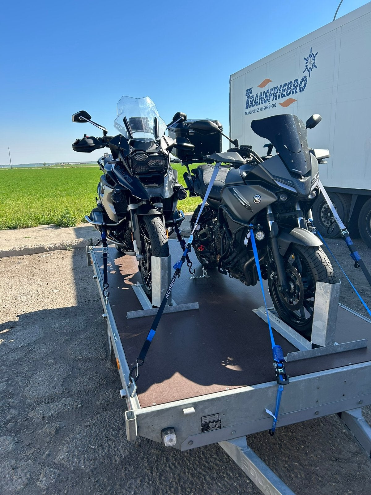 Aanhangwagen 2 motoren, Ophalen, Zo goed als nieuw