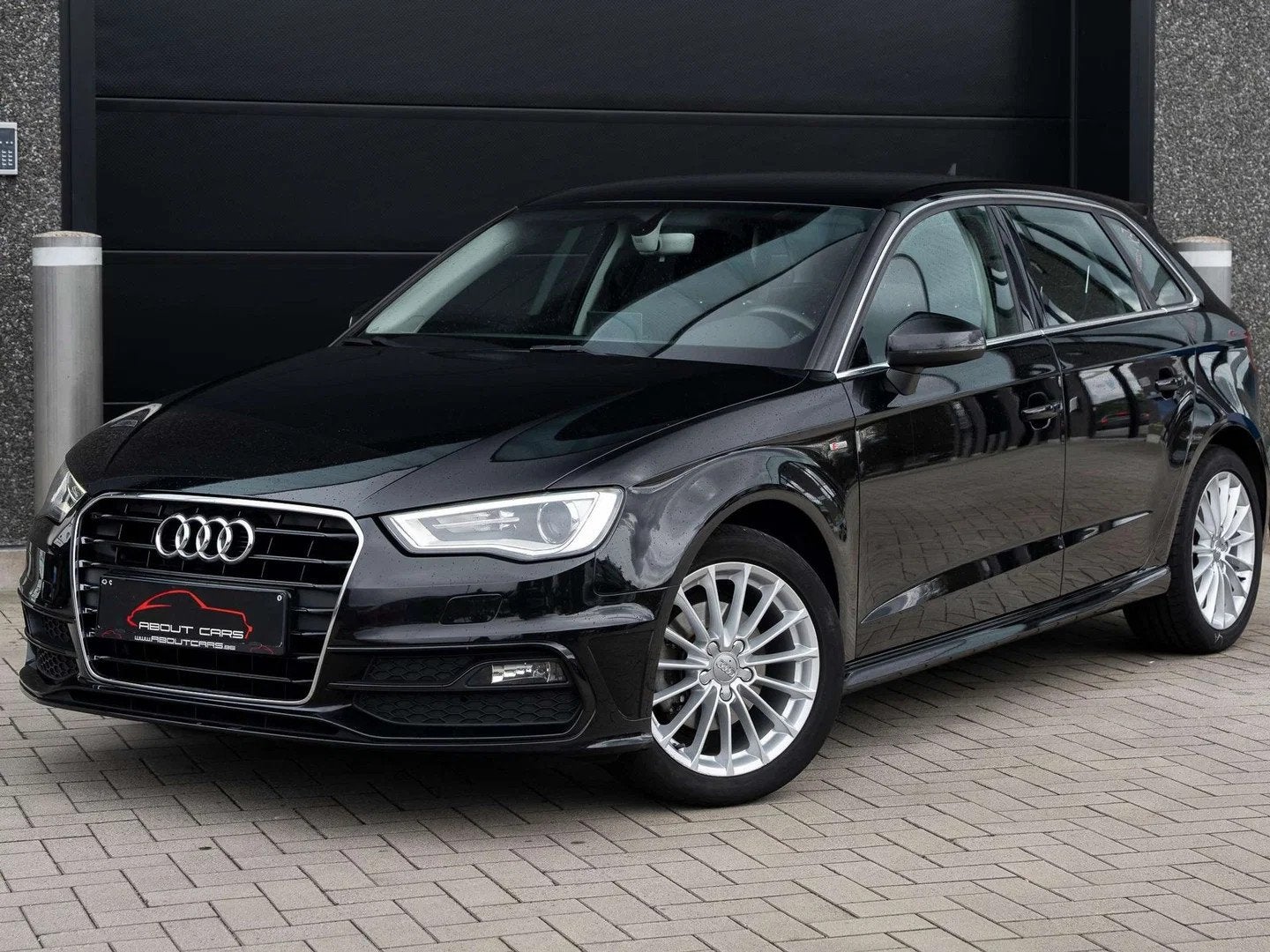Audi A3 Sportback A3 1.2 TFSI S line (bj 2016), Auto's, Gebruikt, 4 cilinders, Zwart, Lichtsensor
