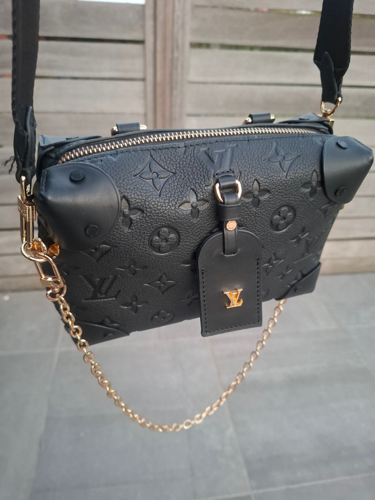 Neuf sac semi rigide bandoulière imprimé noir doré, Enlèvement ou Envoi, Neuf, Noir, Sac à bandoulière