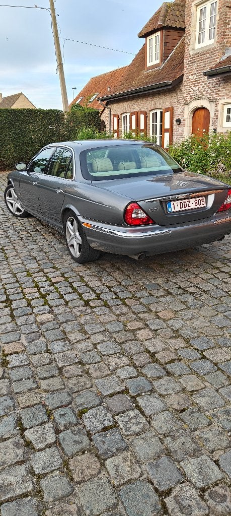 Jaguar XJ, Auto's, Automaat, 4 deurs, Achterwielaandrijving, Beige
