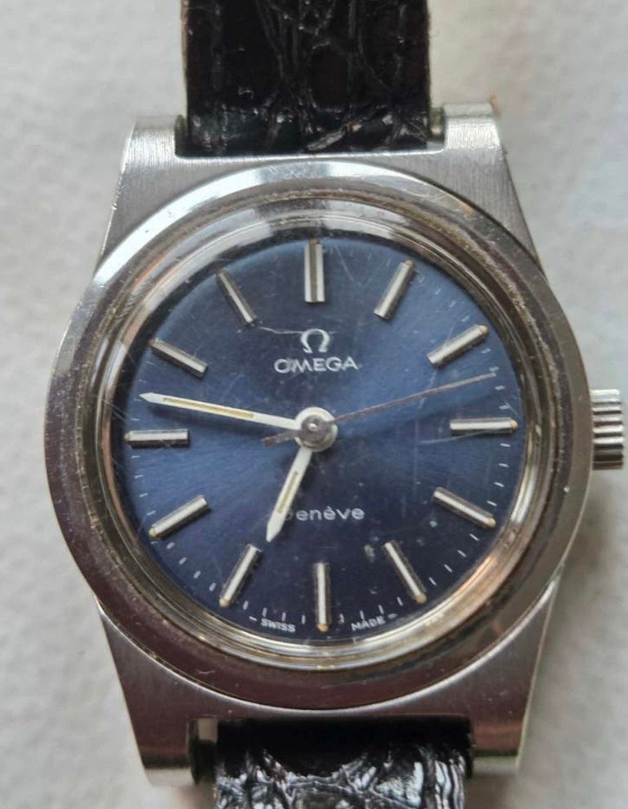 Montre Omega Genève, Bijoux, Sacs & Beauté, Montres | Femmes, Comme neuf, Enlèvement ou Envoi