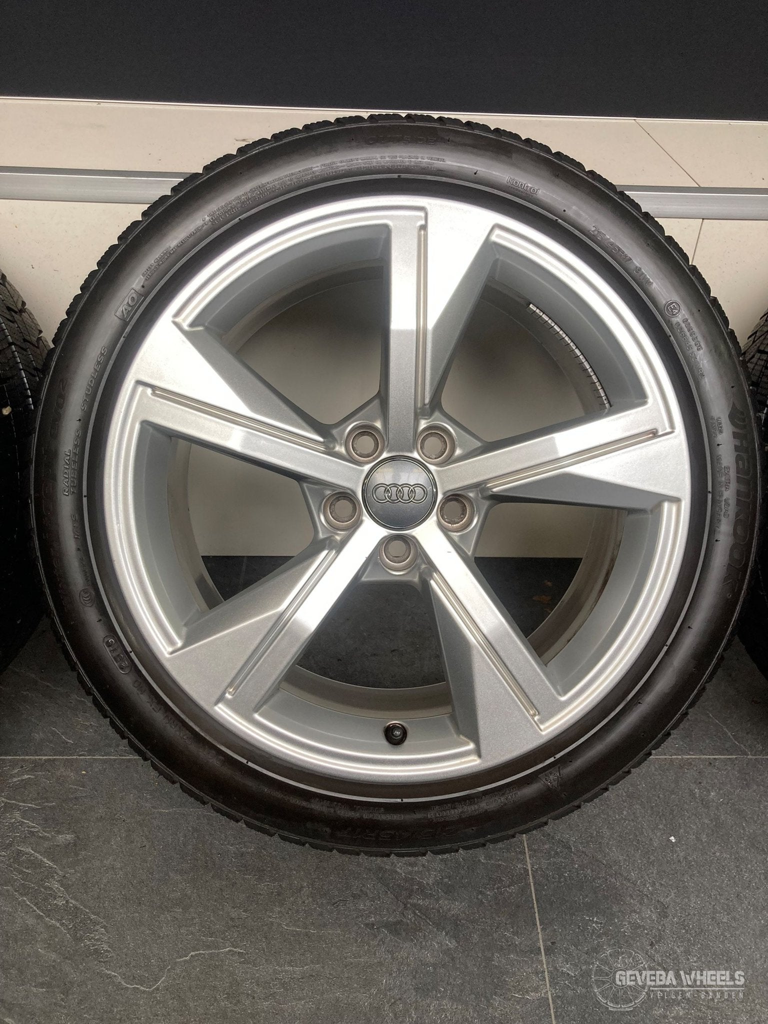 17” originele Audi A1 GB velgen + winterbanden 5x100 82A6010, Auto-onderdelen, Banden en Velgen, -, -, Banden en Velgen, 17 inch